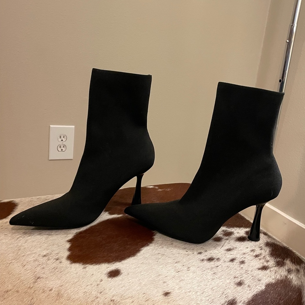 Zara Womens Sock Pointed toe heel booties